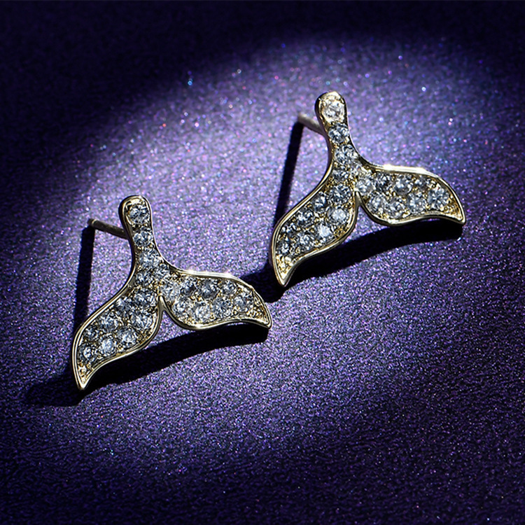 New trendy and stylish earrings with a simple and elegant style, full diamond fishtail stud earrings, and a unique and fashionable look for women Specification drawing