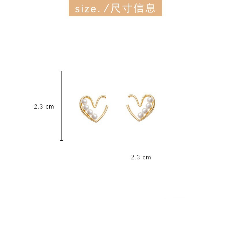 The new Hong Kong-style simple and retro pearl heart-shaped stud earrings make the face slimmer and exude a feminine charm Application Scenario