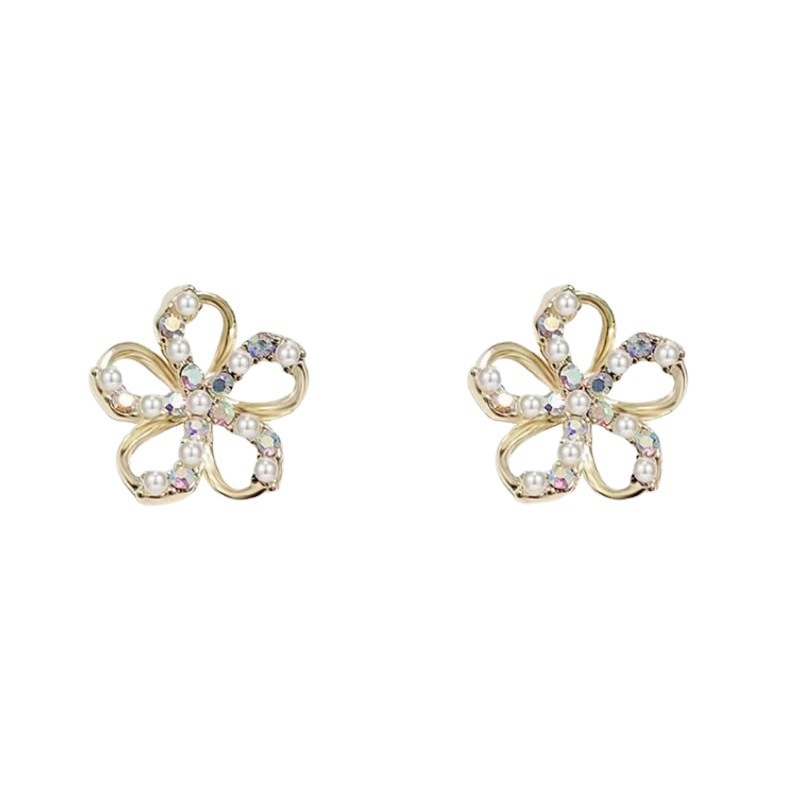 S925 silver needle pearl stud earrings, with a simple and cold style, exude a refreshing summer vibe. They are delicate and small, creating a French trend among Internet celebrities Item Picture