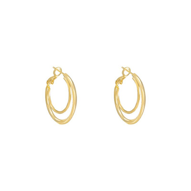 Hong Kong-style retro face-enhancing small circle stud earrings for women, light luxury, fashionable and high-end look, niche design, versatile ear accessories Item Picture