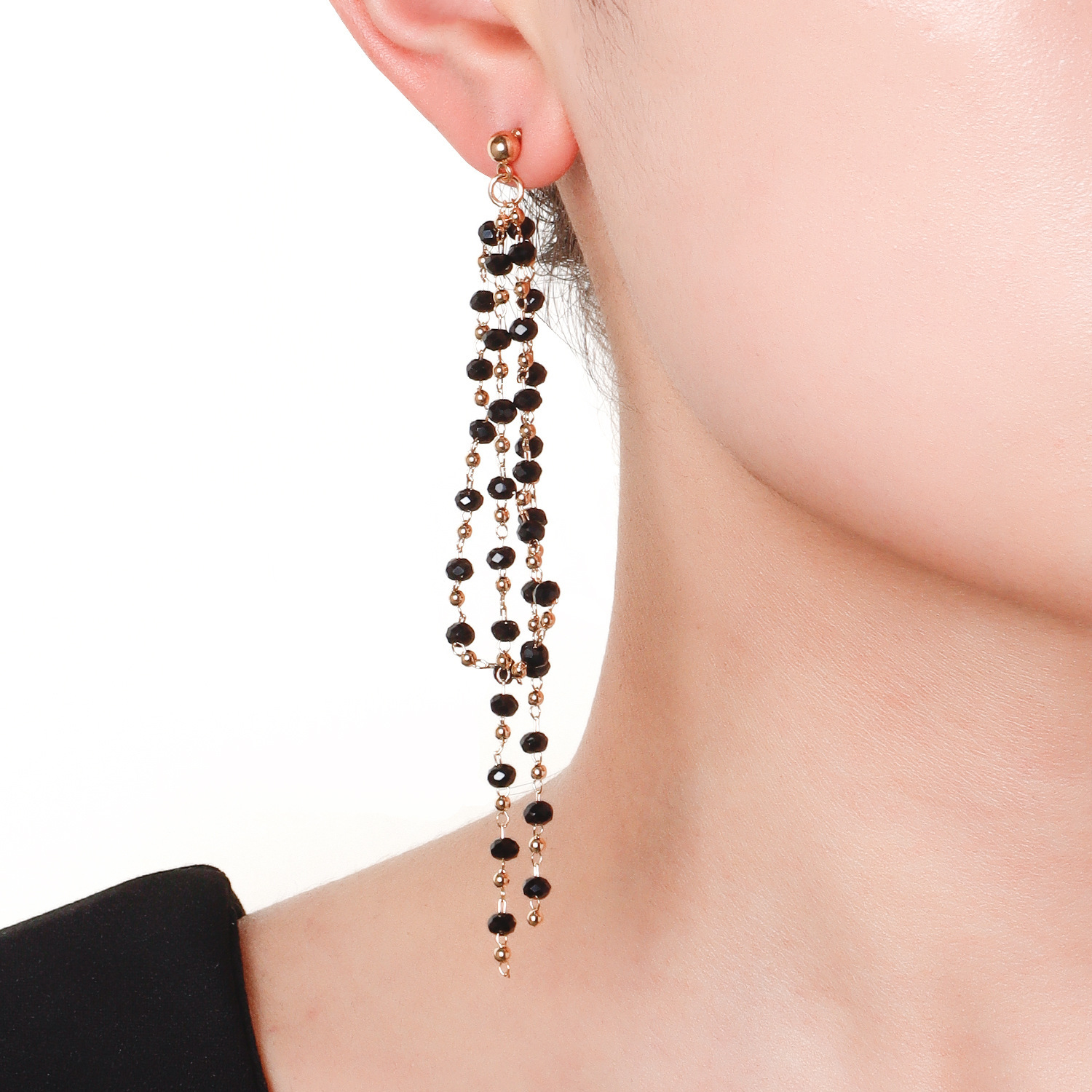 Wholesale of long fringed crystal earrings from Europe and America, niche and trendy in Instagram style, stud earrings and pendants, and elegant earrings Specification drawing