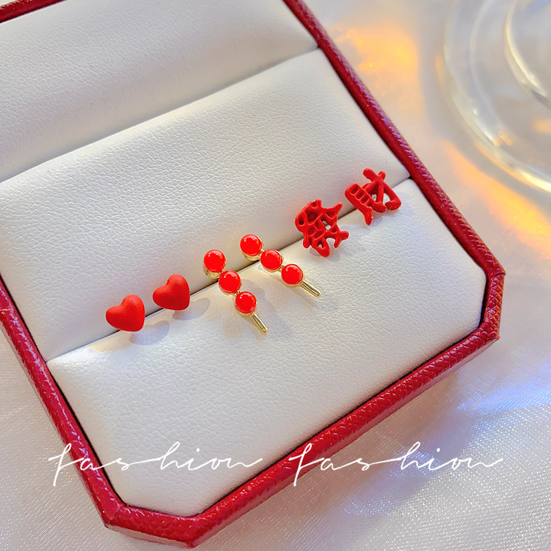 A small set of traditional Chinese style ear-nourishing stud earrings, versatile and festive earrings for women to make money, 925 silver needle, high-end and elegant accessories Specification drawing