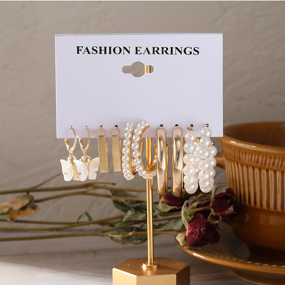 Wholesale of new cross-border inlaid pearl-like women's earrings, creative, simple and retro style ear ring set of 5 pieces Application Scenario