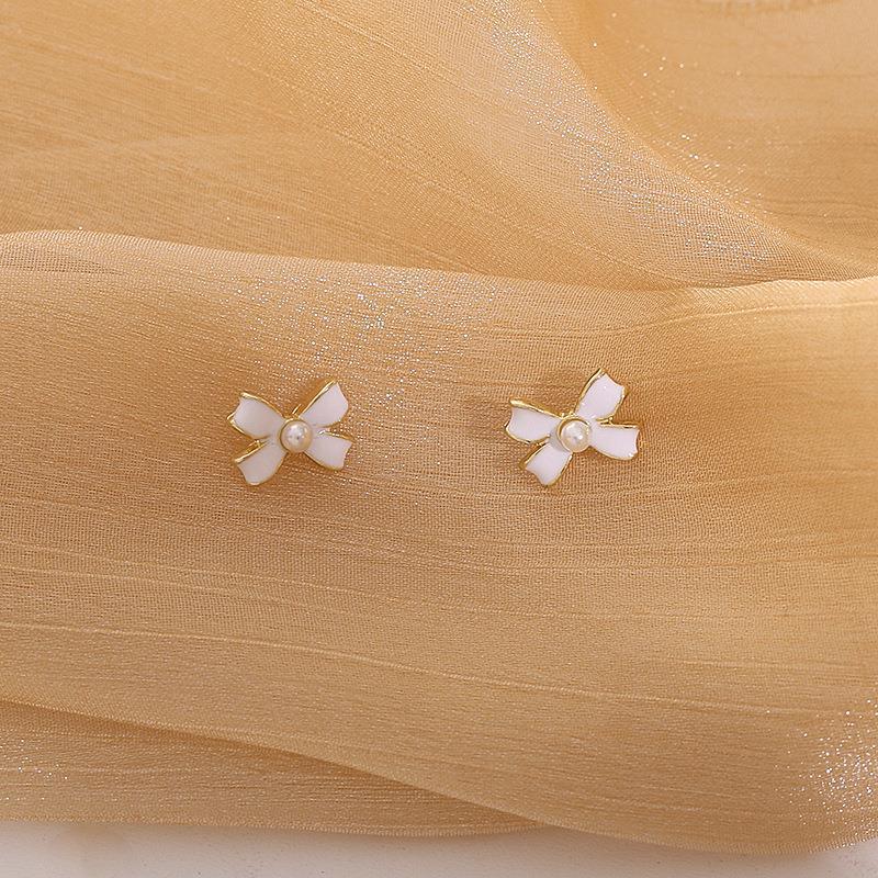 S925 Silver Needle Korean gentle and small bow pearl smooth new trendy stud earrings for women Specification drawing