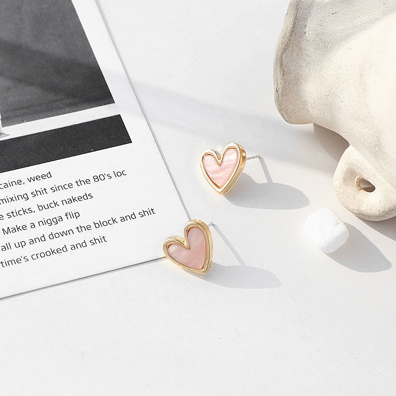 Small blue heart-shaped earrings, summer edition, with a unique design sense. 925 sterling silver needle stud earrings, simple earrings for women Application Scenario