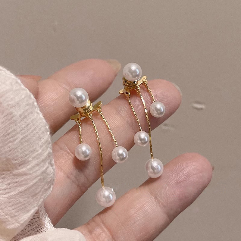 Tassel pearl earrings for women, French light luxury style, niche design, high-end feel, new 2025 best-selling stud earrings Application Scenario
