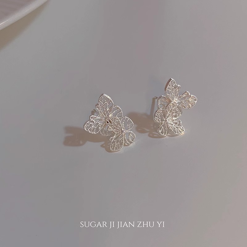 Lace butterfly stud earrings, a unique and niche design for women, are a new high-end, sweet and exquisite ear accessory from 2025 Application Scenario