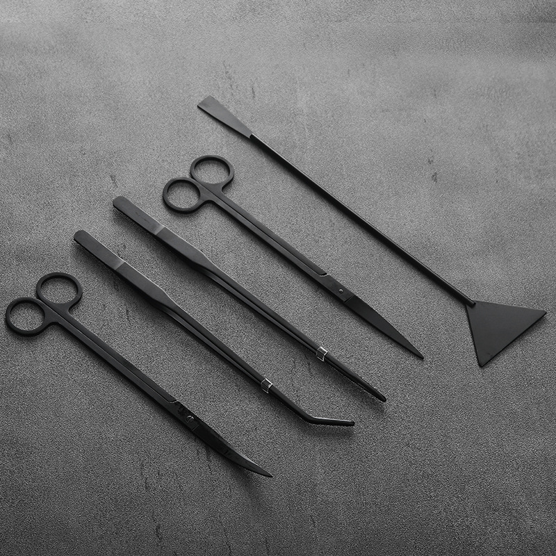 Aquatic plant tweezers, scissors, cross-border stainless steel clips, sand scraper, algae scraper, fish tank landscaping tool set Application Scenario