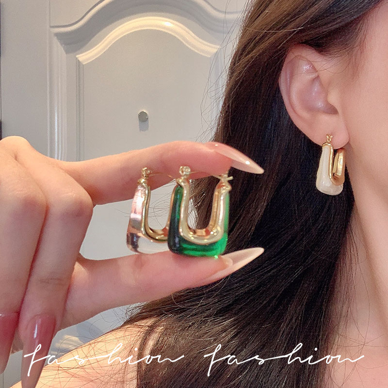European and American U-shaped elegant ear rings 2025 new style bestsellers, fashionable earrings, high-end ear buckles, women's light luxury French earrings details Picture