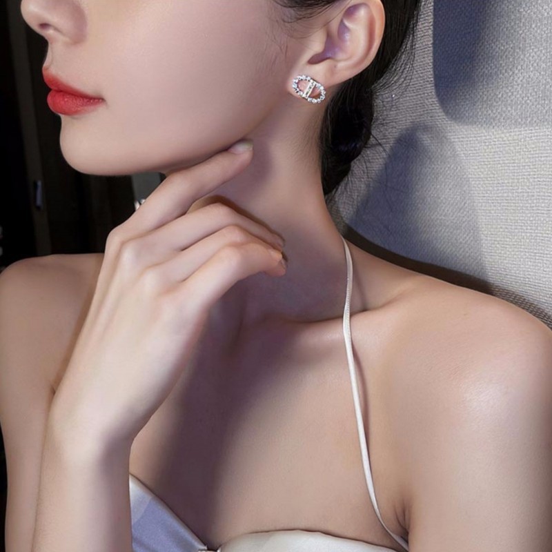 S925 Silver needle sweet earrings, trendy and niche design sense, stud earrings, women's full diamond earrings, light luxury, girlish, Japanese and Korean exquisite Specification drawing