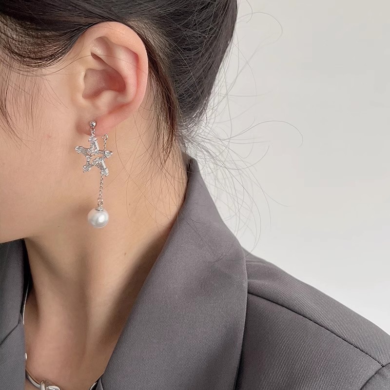 A pair of exquisite full-diamond star-shaped tassel earrings in the same style as Jin Chen, featuring two pairs of pearl stud earrings, exudes a high-end and unique charm Specification drawing
