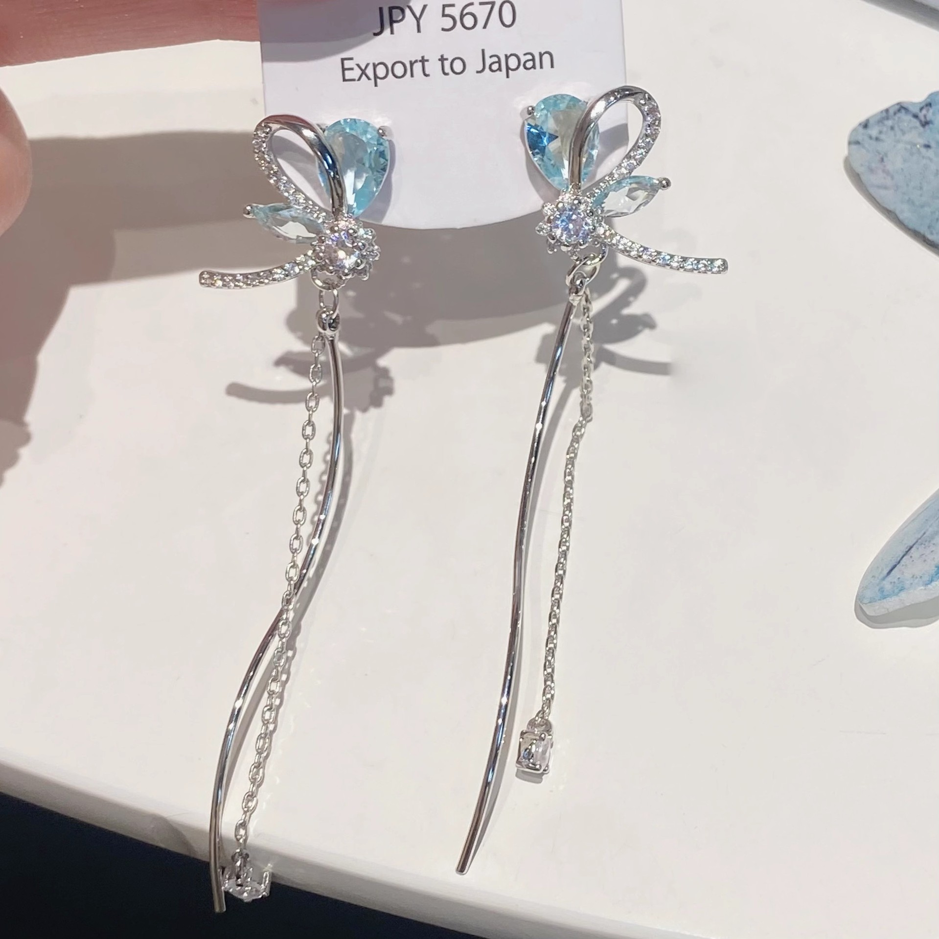 Korean version micro-inlaid long design sense butterfly zircon elegant flower stud earrings on Instagram super fairy-like round face slimming earrings for women Specification drawing