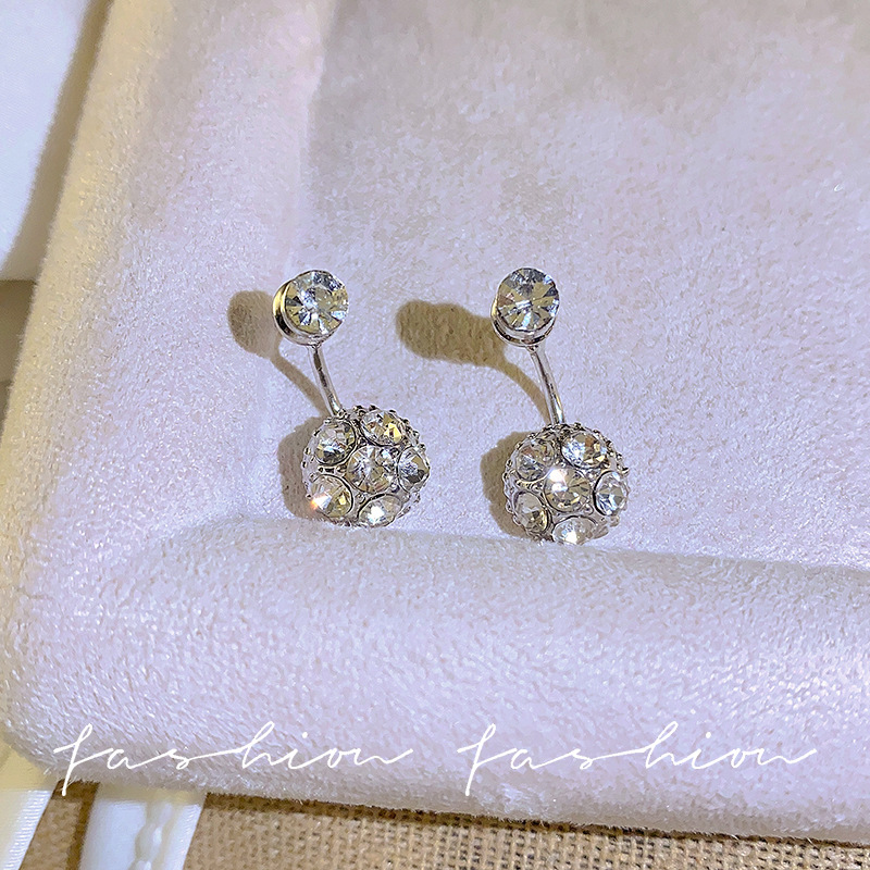 High-end, diamond-shaped round earrings for women, a unique and elegant earpiece for a socialite, with a cold style and ins stud accessories Specification drawing