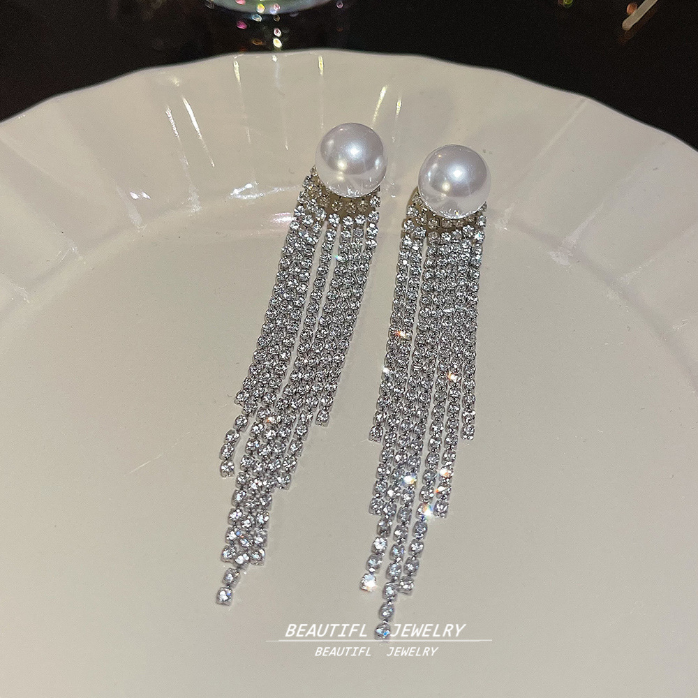 Slimming face, full-diamond pearl earrings, light luxury and high-end style, individual temperament, stud earrings, tassels, long earrings, silver needle earrings Specification drawing