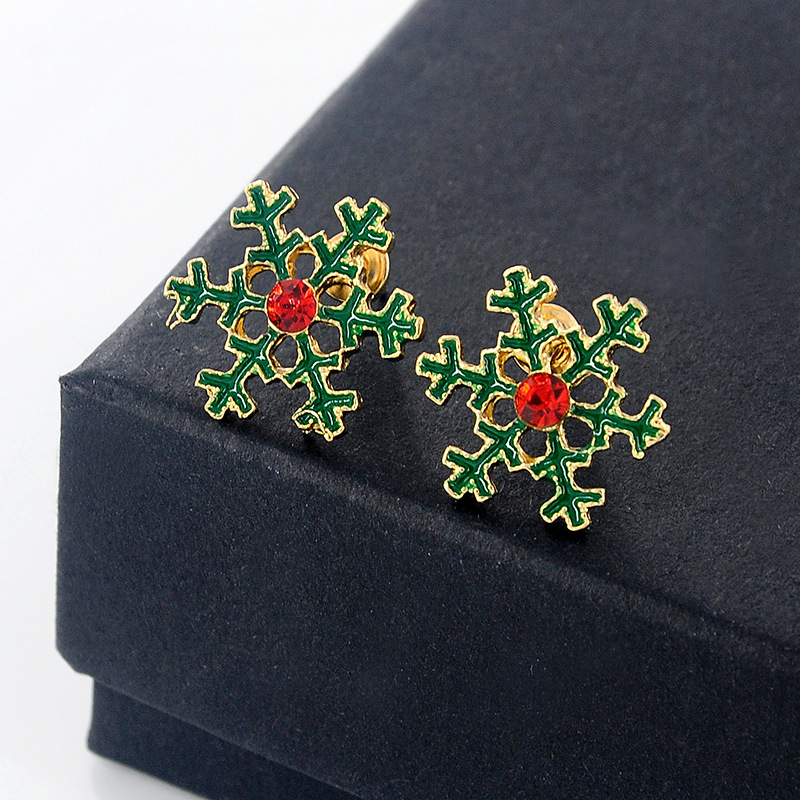 S925 Silver needle European and American festival new oil-dripping snowflake diamond-encrusted stud earrings are selling well in foreign trade. Wholesale of fashionable earrings and earrings Application Scenario