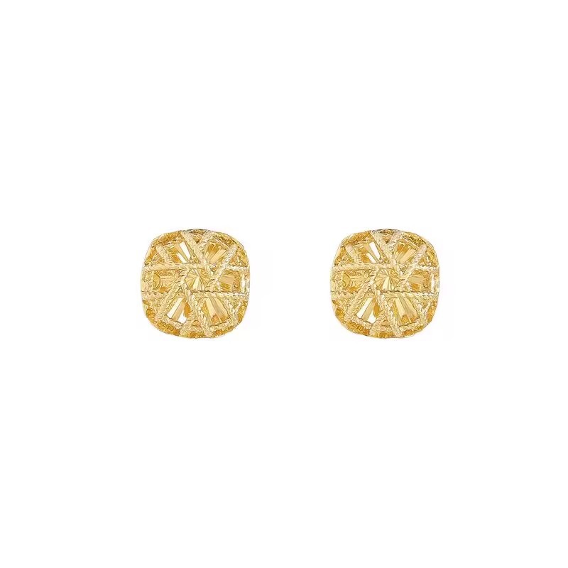 Golden brushed hollowed-out heart-shaped stud earrings, elegant, light luxury, exquisite, small and high-end earrings, versatile and fashionable earrings for commuting Item Picture