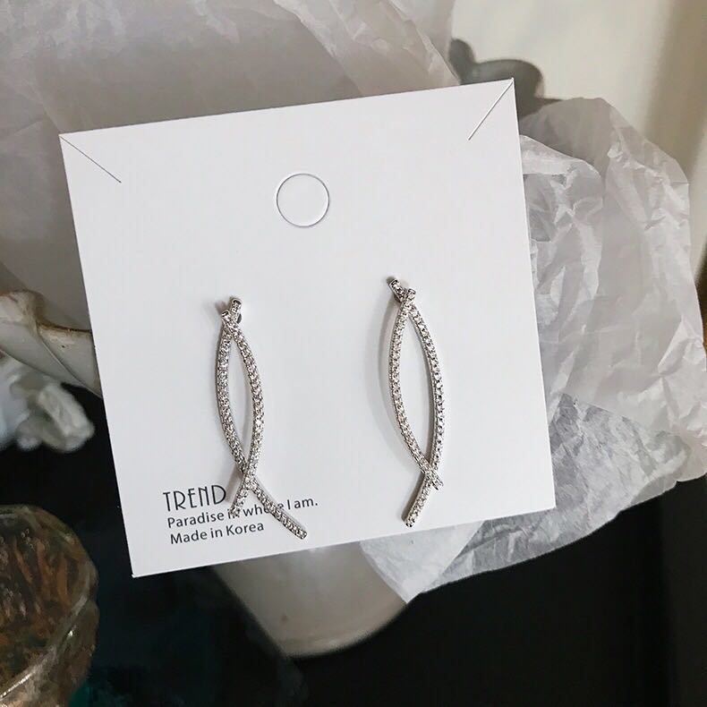 Korean version Dongdaemun earstud long cross fishline fishtail diamond-encruffled earrings, simple and elegant earline style full figure