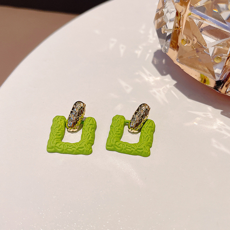 Summer forest-themed green fresh square earrings, 2021 new trendy French style design stud earrings for women Application Scenario