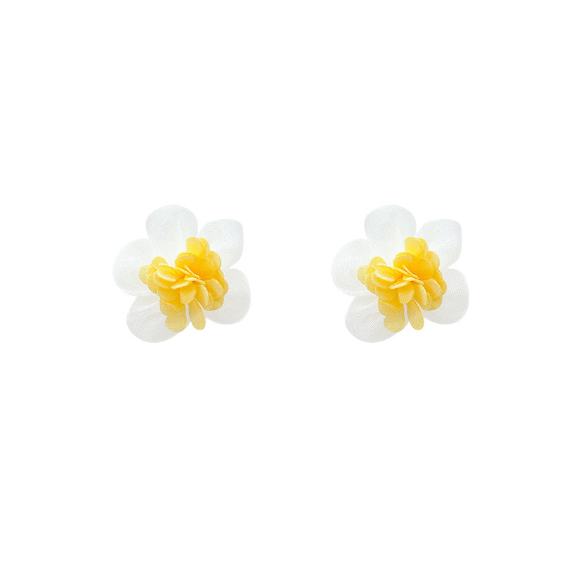 Fabric flower stud earrings for women in summer, sweet and ethereal, unique and unique vacation style seaside earrings, versatile commuting earrings Item Picture