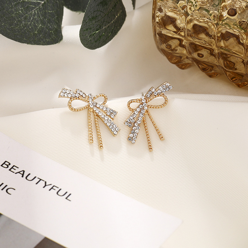 s925 Silver Needle New bow stud earrings for women, Korean fashion style, versatile earrings, simple design sense, and earrings full figure