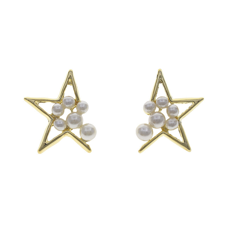 Korean style: Simple and elegant five-pointed star pearl stud earrings. New trendy five-pointed star pearl stud earrings for women Item Picture