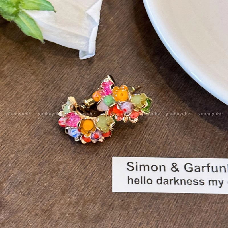 Colorful and heartwarming ~ Dopamine-colored beaded earrings for women, a light luxury and high-end feel, silver needle stud earrings, unique and elegant earrings Application Scenario