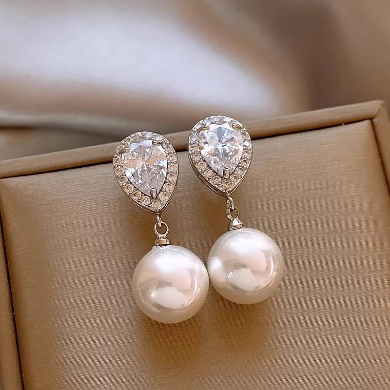 French romantic water drop diamond earrings, unique and high-end retro earrings, elegant and light luxury accessories from Yiwu Specification drawing