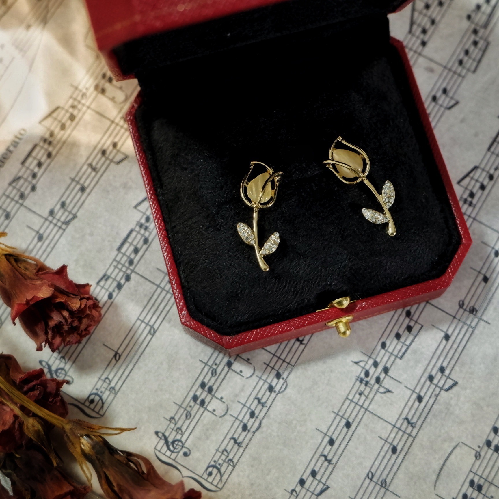 S925 Korean elegant silver needle tulip flower stud earrings, internet-famous elegant and stylish cat's eye stone earrings for women Specification drawing