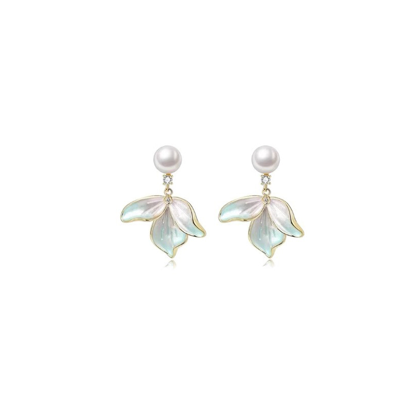 Silver needle sweet petal pearl earrings, women's fashionable and elegant, versatile stud earrings, fresh and high-end, light luxury earrings Item Picture