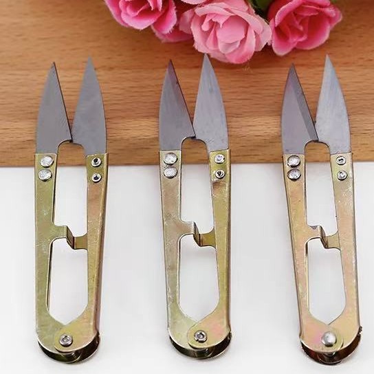 Cross-stitch U-shaped small scissors Cross-stitch uses a line removal tool to embroider a diamond painting full figure