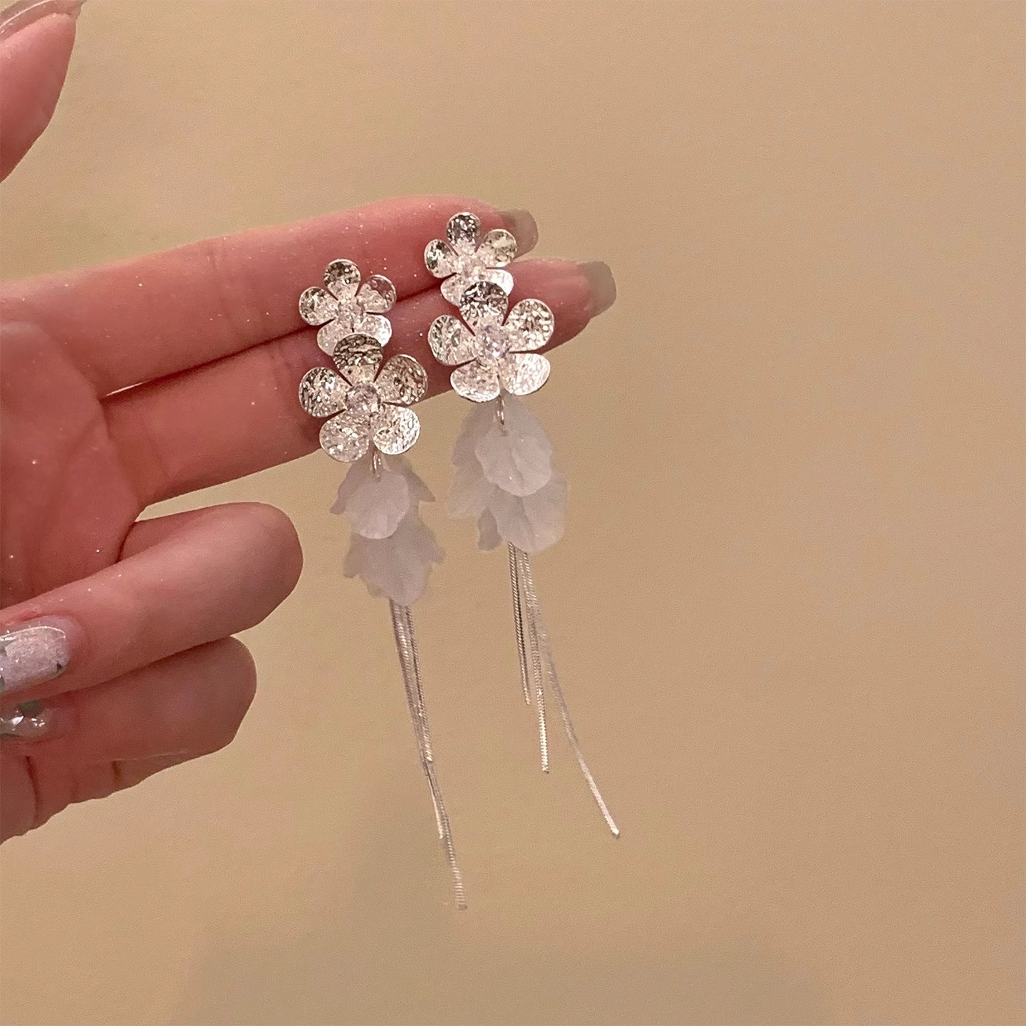 Super Flash Zircon flower seaside vacation style long earrings, women's round face earrings 2025 new style, high-end feel details Picture