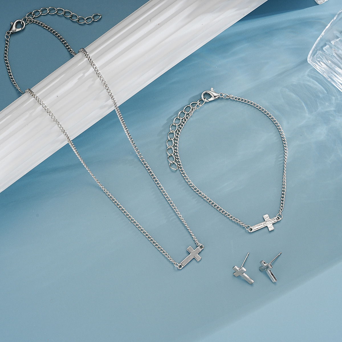 Cross-border European and American fashion, simple and niche design cross stud bracelet necklace set, high-end design sense set Specification drawing