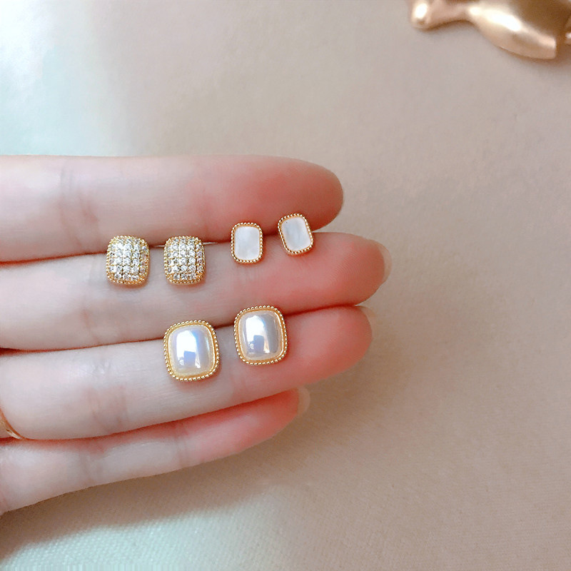 Mother-of-pearl Zircon earrings 2022 New trendy, simple and exquisite earrings, a three-piece set with a Japanese and Korean style, a popular earring accessory full figure