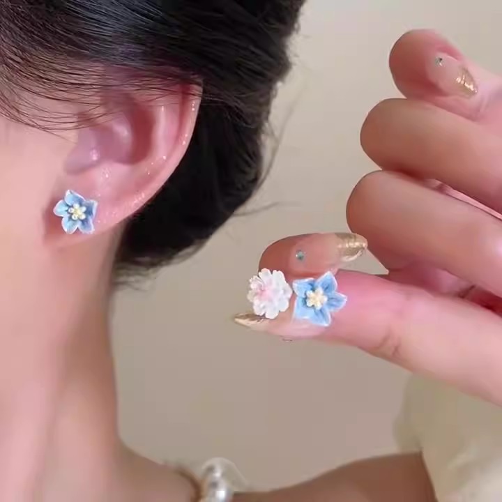 925 Silver needle blue and pink camellia ear studs, small, exquisite and sweet earrings, fresh and versatile, simple earrings wholesale full figure