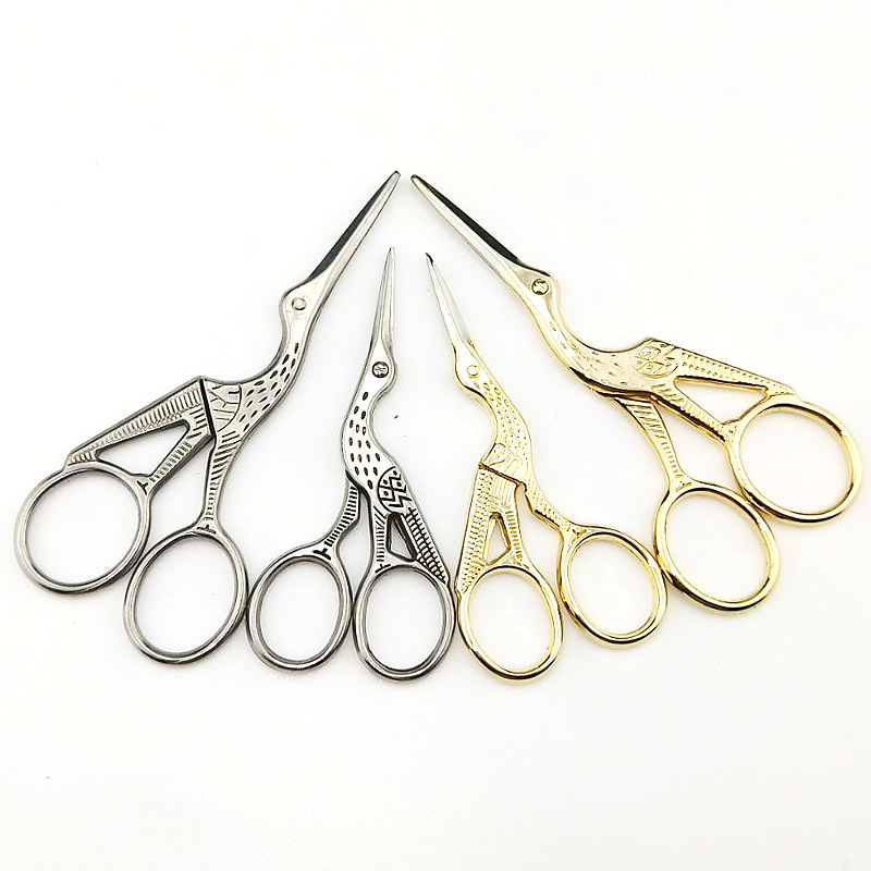 Stainless steel gold-plated crane type yarn scissors, tea ceremony tea bag scissors, cross-stitch hand-cut sewing head scissors Application Scenario