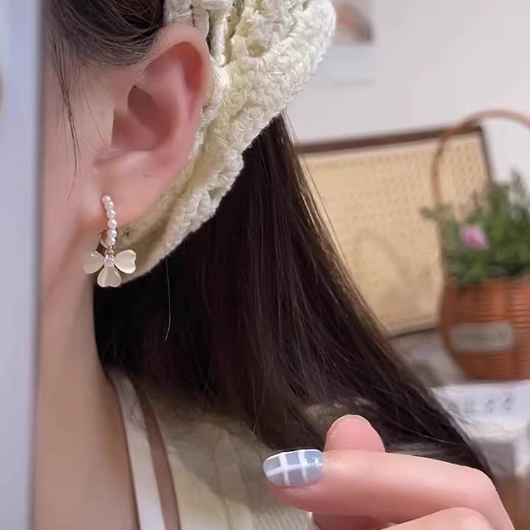 Niche design sense, high-end bow pearl ring earrings, women's summer 2025 new trendy earring earrings Specification drawing