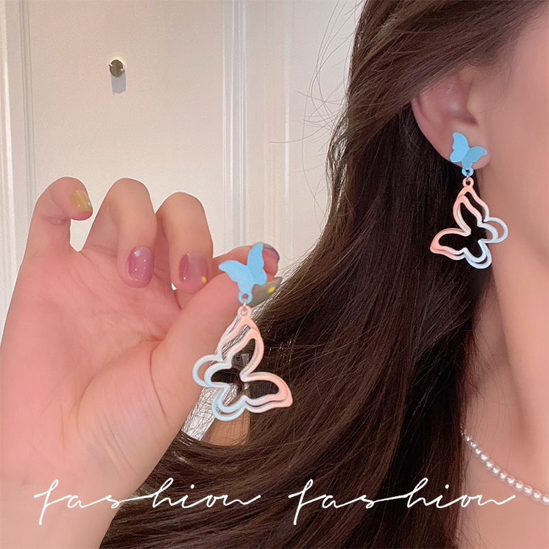 Fun hollowed-out butterfly stud earrings, sweet dopamine, spring and summer fashionable and elegant niche earrings, fresh and clean earrings wholesale full figure