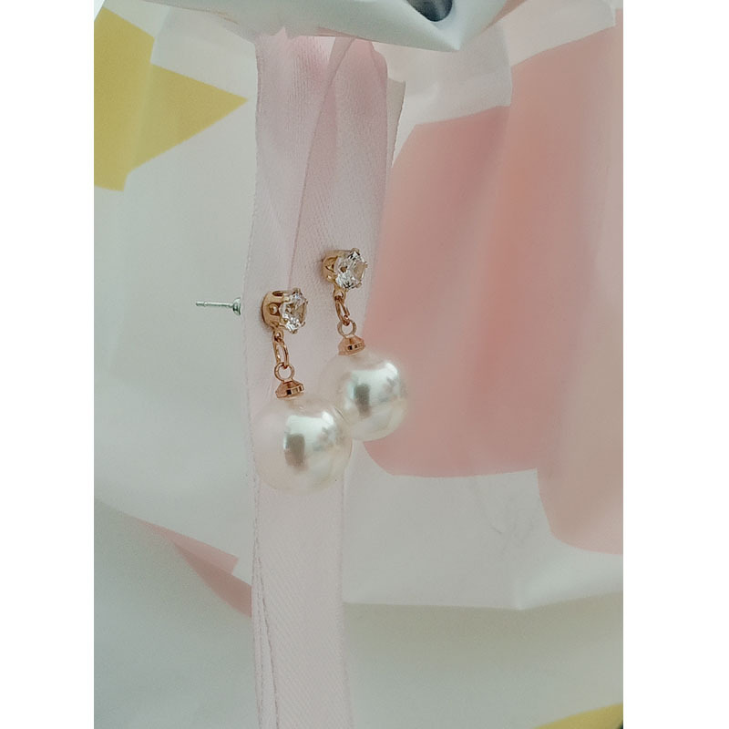 S925 Silver needle sweet pearl stud earrings, Korean style zircon earrings, French retro and elegant short earrings Specification drawing