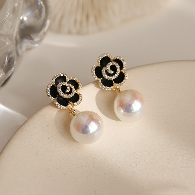 Korean black rose pearl flower, elegant and grand, three-dimensional petal stud, female ear stud Specification drawing