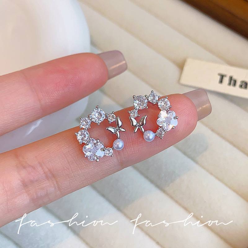 Fairy-like light luxury butterfly wreath pearl stud earrings for women, Japanese and Korean style, small and versatile, high-end zircon earrings wholesale full figure