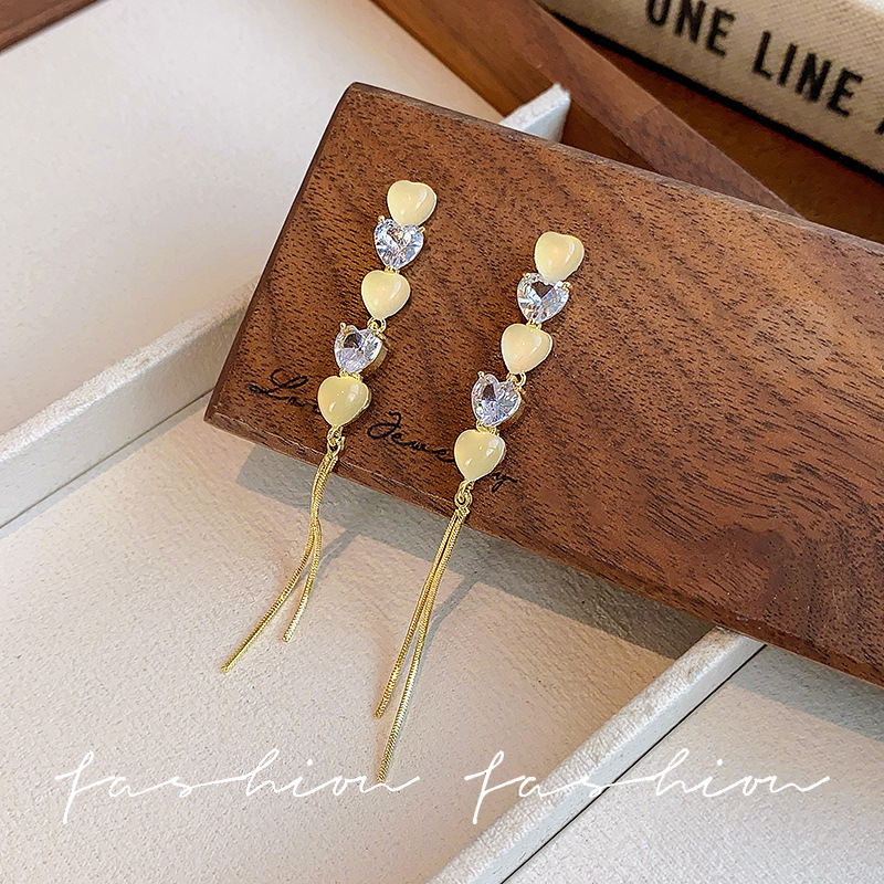 Cat's eye stone heart-shaped tassel earrings 2025 New bestseller, unique stud earrings, women's light luxury, niche and high-end earrings Specification drawing