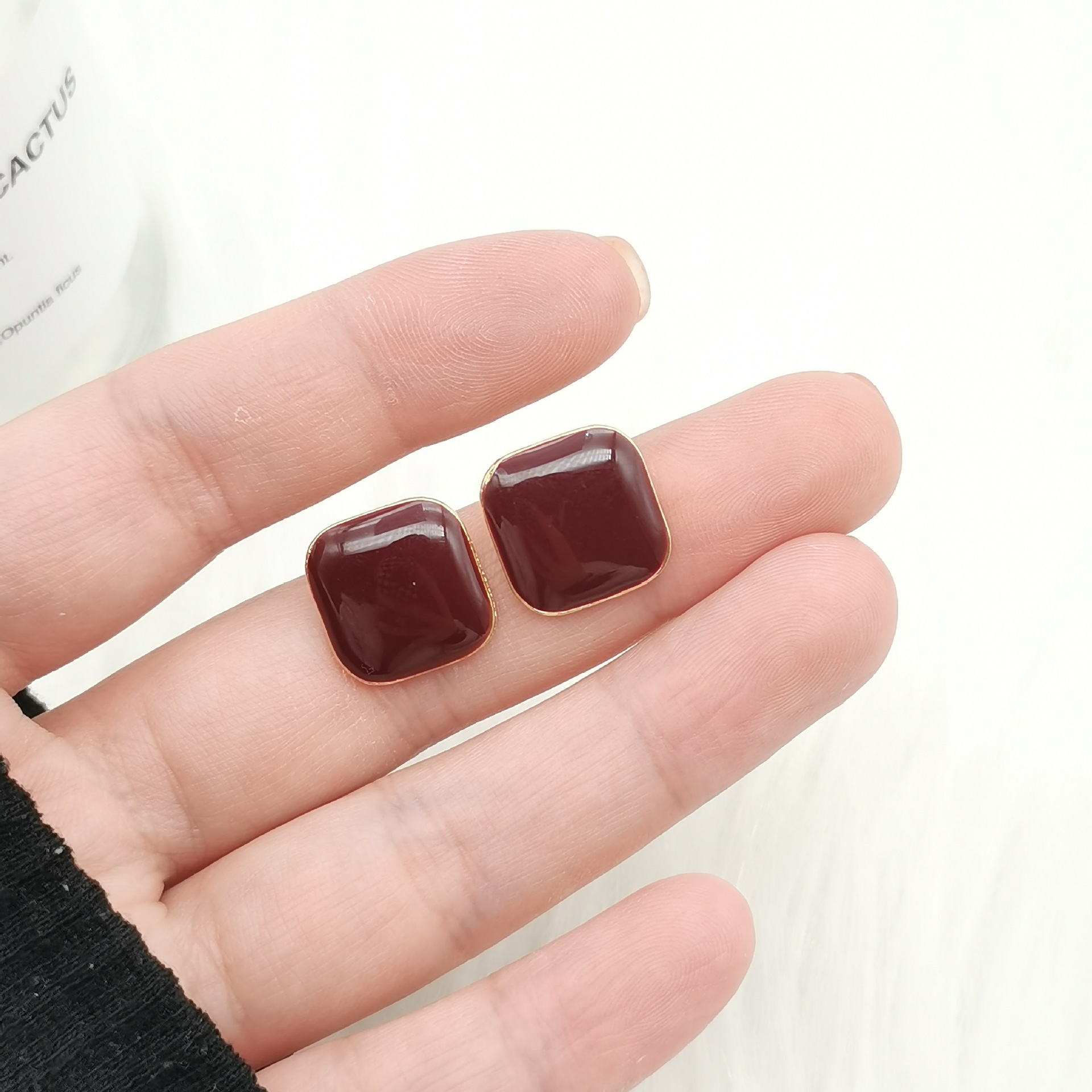 S925 Silver Needle Morandi color oil-dripping stud earrings, women's unique design sense geometric earrings, gentle and elegant French stud earrings details Picture