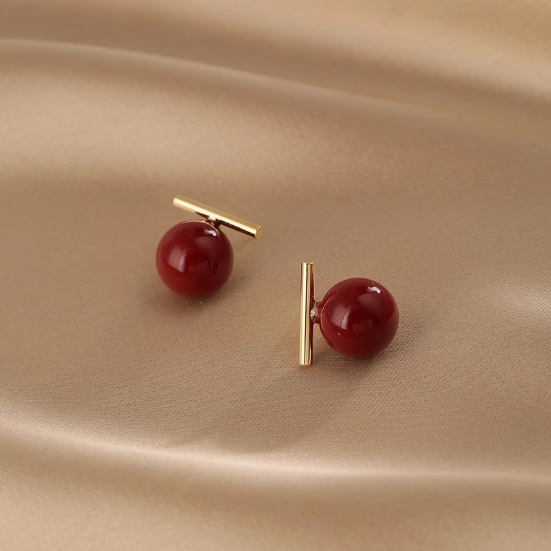 One-piece metal red bead stud earrings for women, with a unique design sense, retro, simple and elegant style, versatile earrings and earrings details Picture