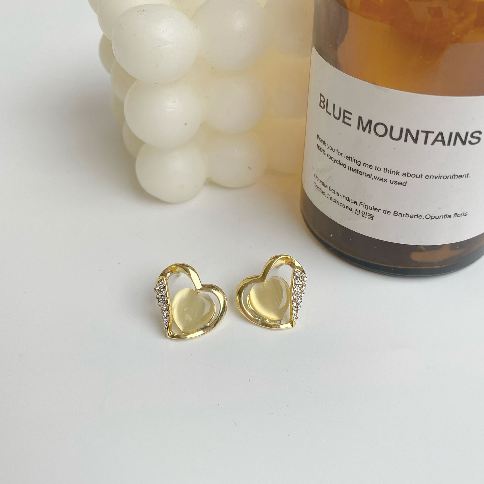 S925 Silver Needle, simple and elegant cat's eye heart-shaped earrings, slimming for round faces, fashionable and individual stud earrings with diamonds Specification drawing