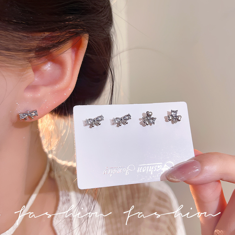 Cute cat fishbone set stud earrings, retro and high-end exquisite earrings, French versatile and light luxury earrings for women details Picture