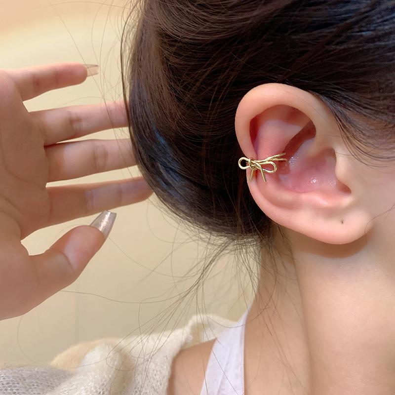 Korean-style small hollowed-out bow ear bone clips, ins trendy, simple and creative, no-ear piercing earrings, feminine earrings Specification drawing