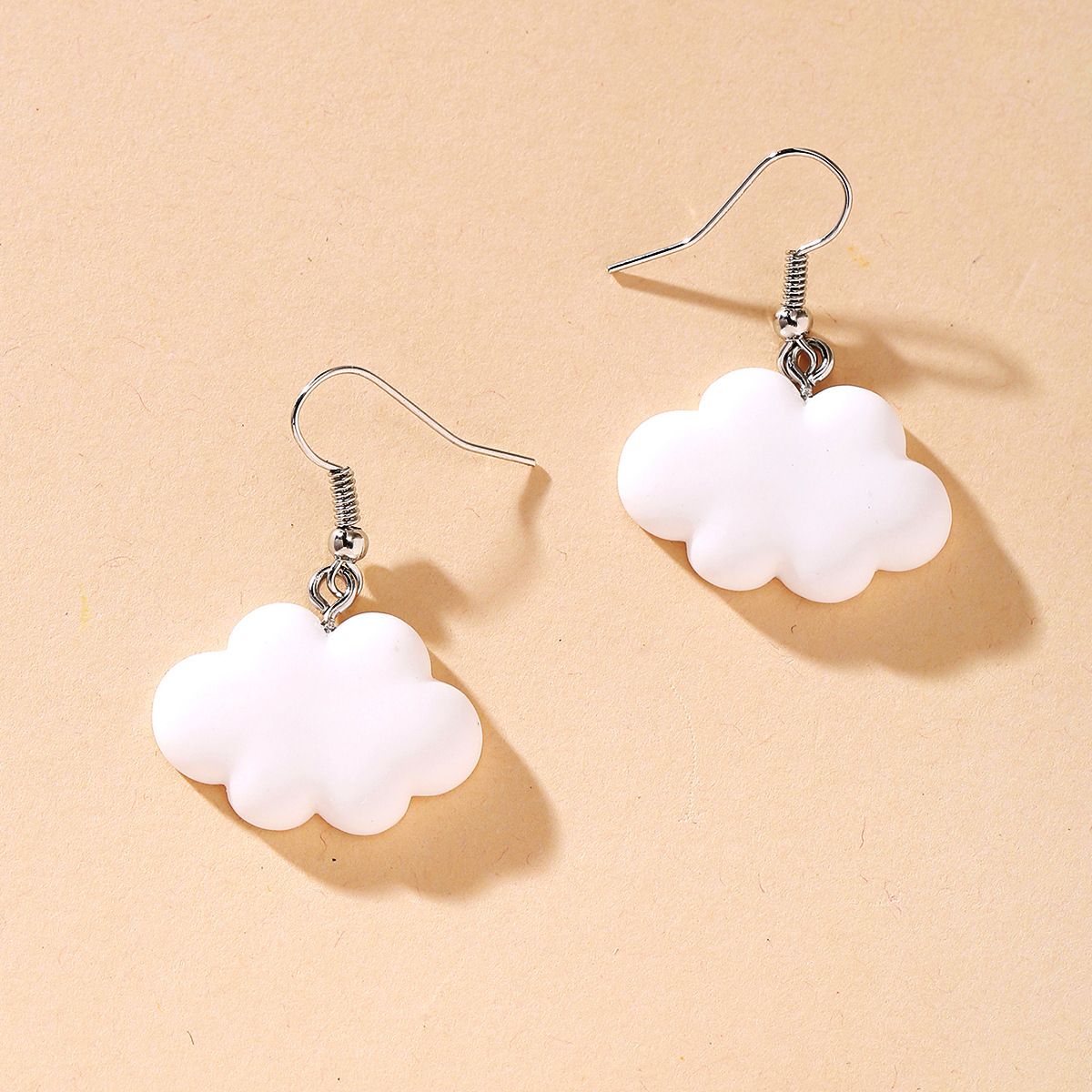 51472 European and American cross-border jewelry wholesale Cartoon cute cloud earrings, feminine charm, versatile, simple and niche earrings full figure