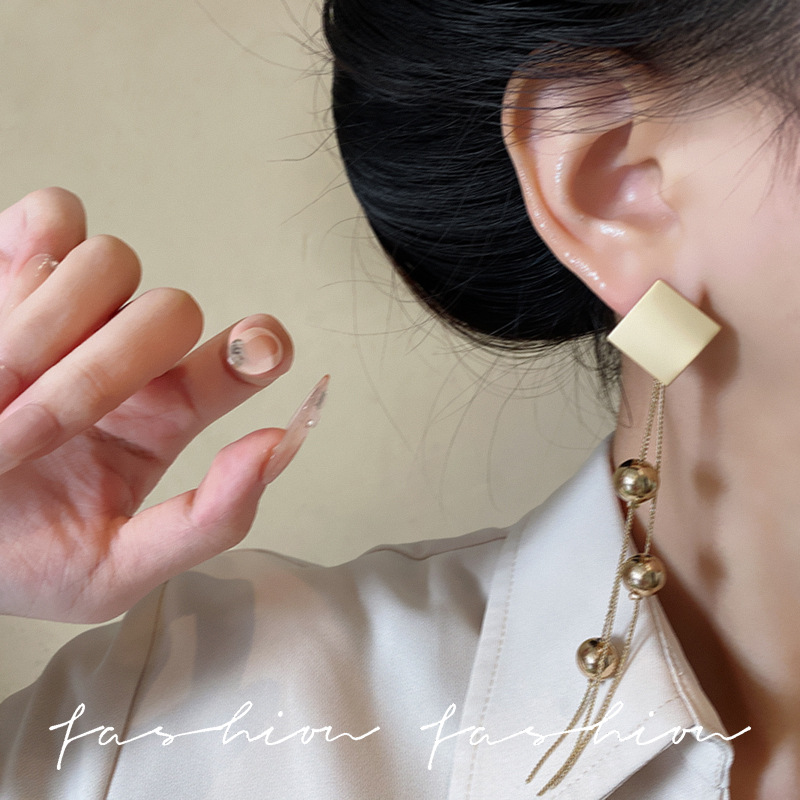 925 Silver Needle Long Tassel Exaggerated Earrings 2025 New Style trendy and fashionable women's earrings, internet-famous personalized earrings Application Scenario