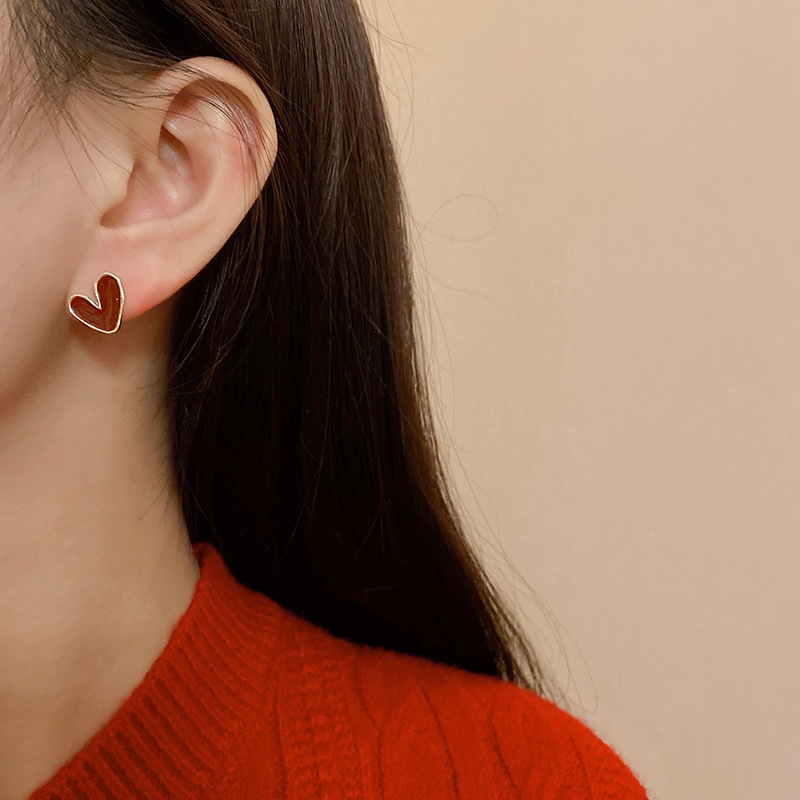 S925 Silver Needle Korean wine red retro heart-shaped stud earrings, a niche design for women, simple and elegant earrings details Picture
