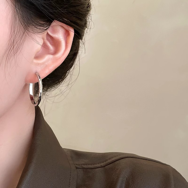 Round and square face twisted plain ring earrings, women's unique and exaggerated style circle earrings, 2025 new high-end earrings details Picture